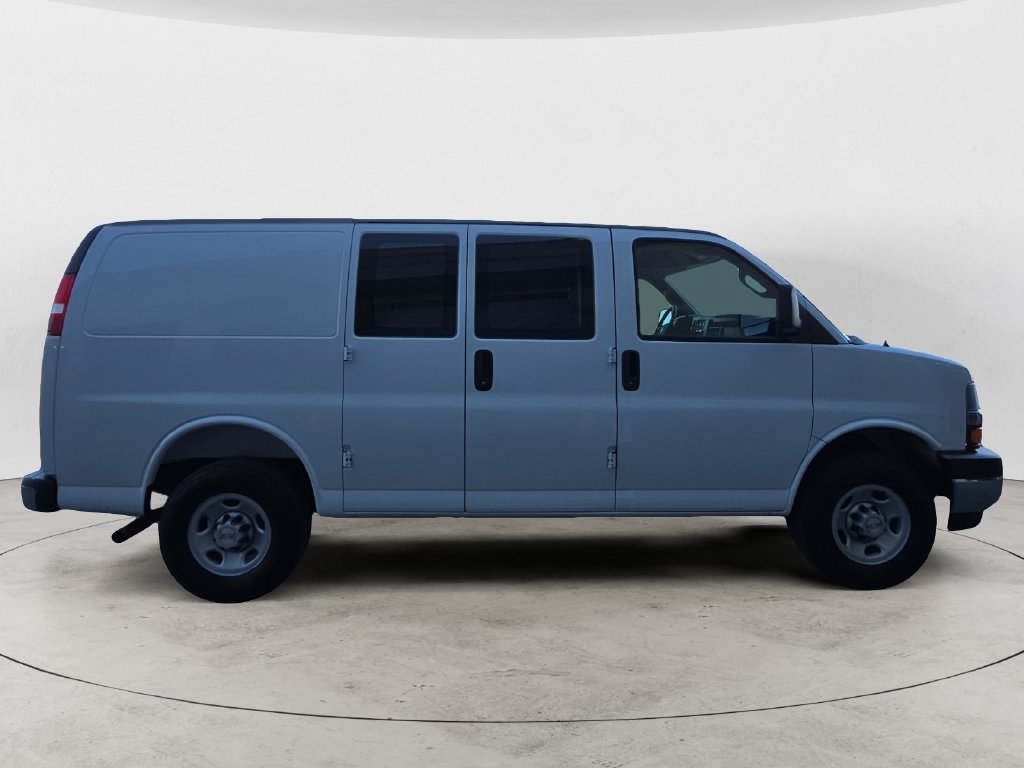 Used 2025 Chevrolet Express 2500 w/ Driver Convenience Package RWD image 7