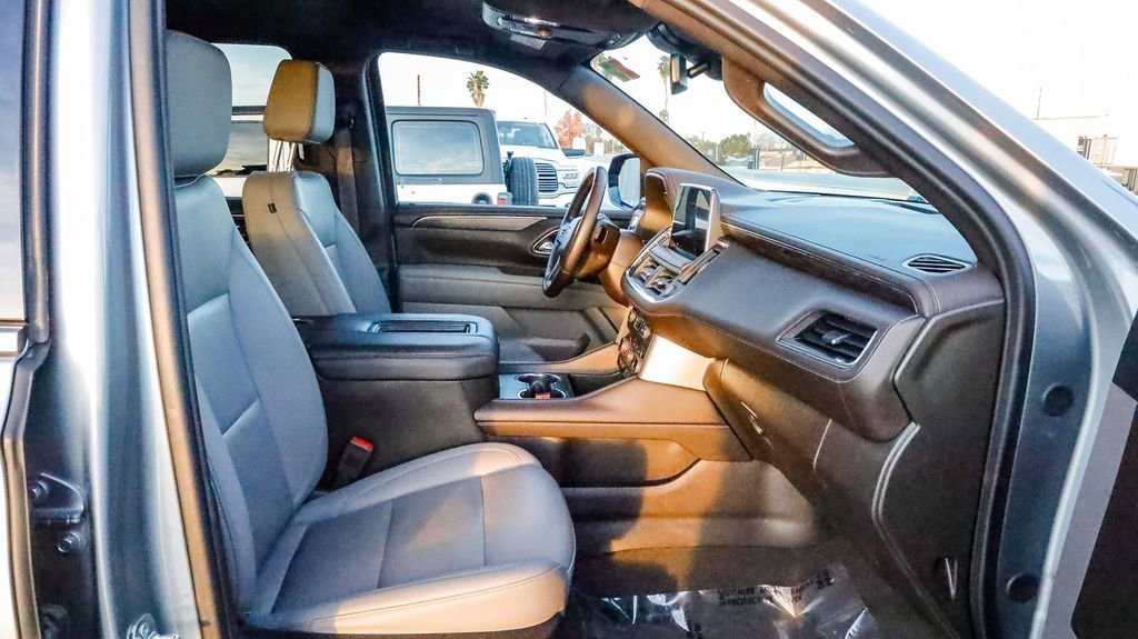 Used 2024 Chevrolet Suburban LT image 17