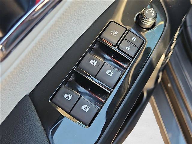 Used 2016 Toyota Prius Three FWD image 11