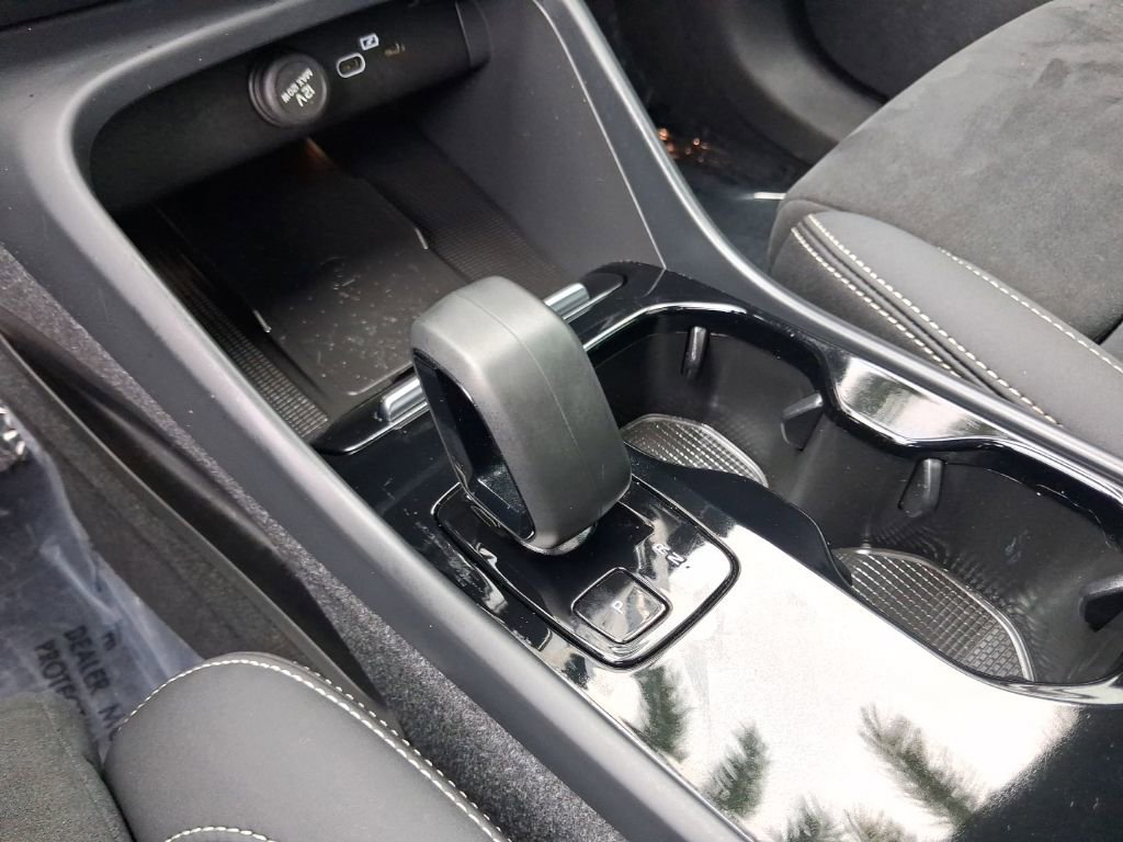 Used 2023 Volvo C40 P8 Recharge Ultimate w/ Protection Package Premier AWD/4WD image 22