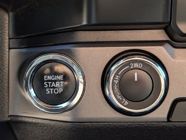 Used 2022 Toyota Tacoma TRD Off-Road w/ Technology Package AWD/4WD image 17