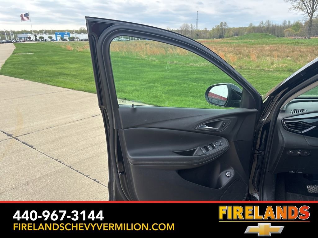 Used 2023 Buick Encore GX Select w/ Sport Touring Package image 10