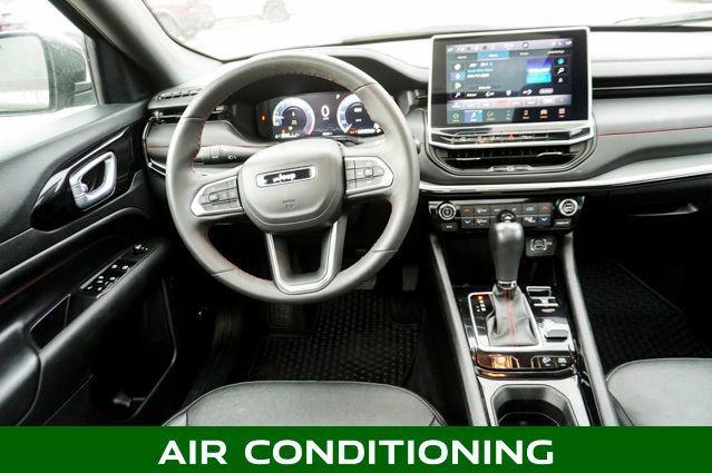 Used 2023 Jeep Compass Trailhawk image 9