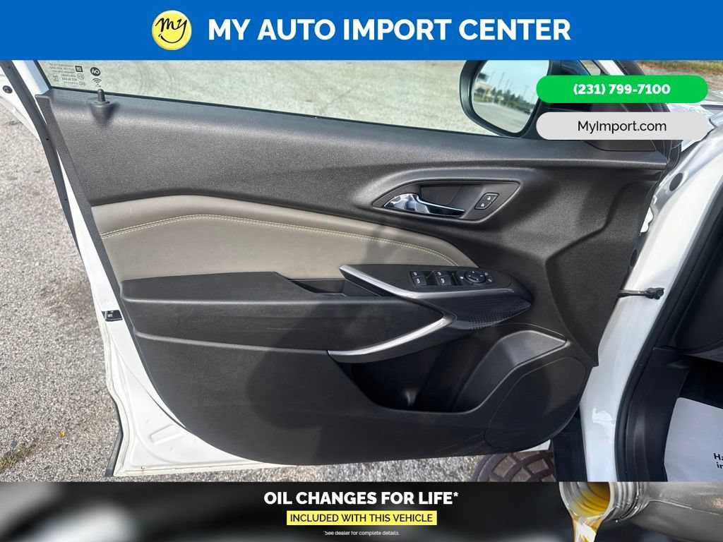 Used 2025 Chevrolet Trax ACTIV FWD image 10