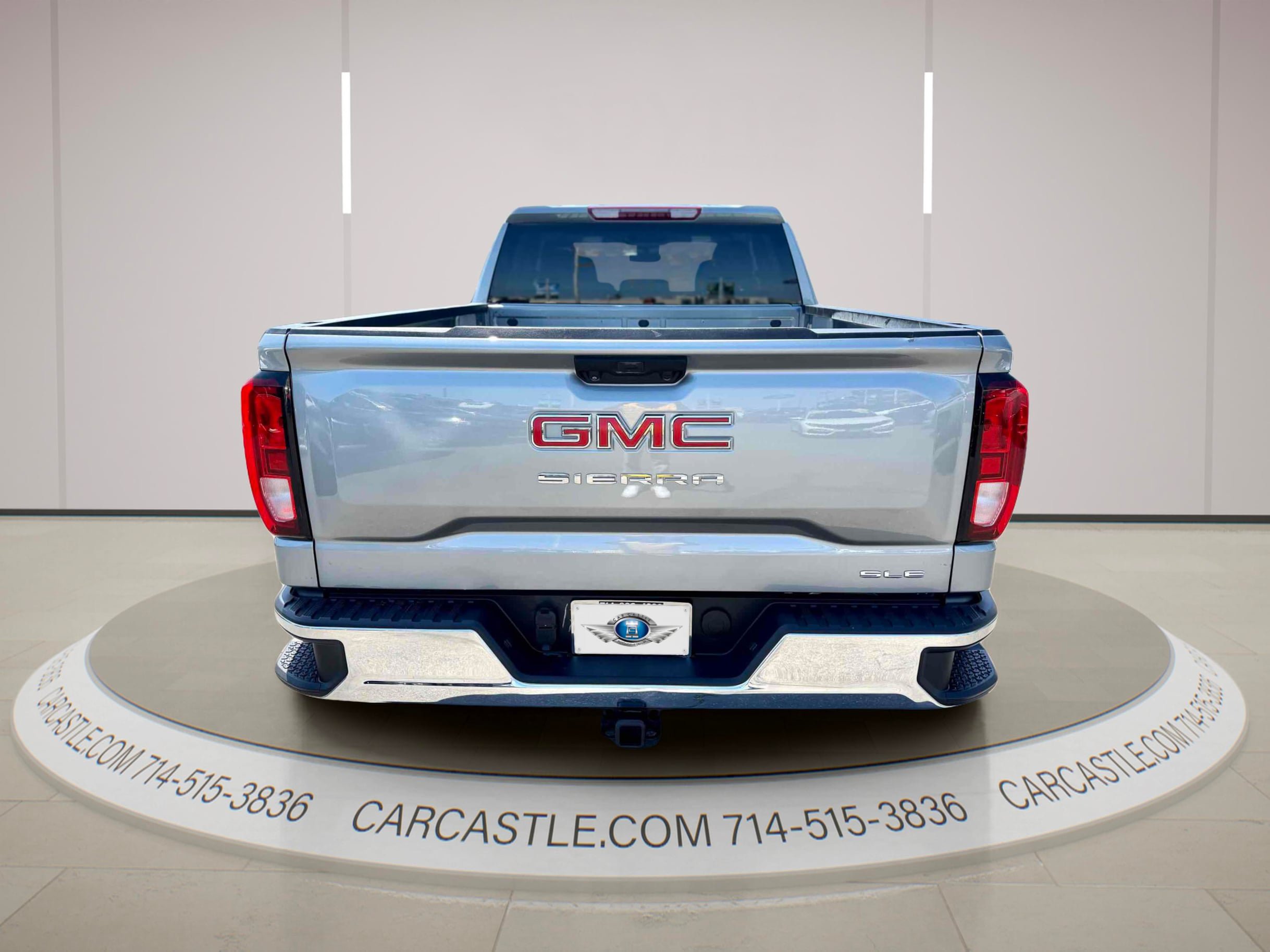 Used 2023 GMC Sierra 1500 SLE w/ Enhanced Capability Package AWD/4WD image 4