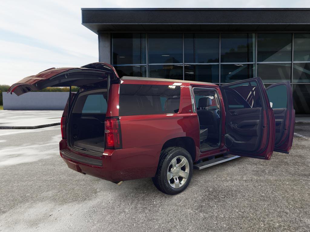 Used 2017 Chevrolet Suburban LT w/ LT Signature Package AWD/4WD image 12