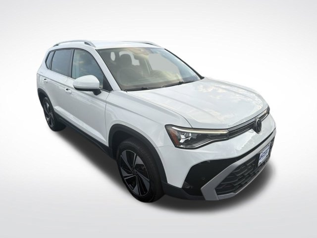 Used 2025 Volkswagen Taos SE AWD/4WD image 8