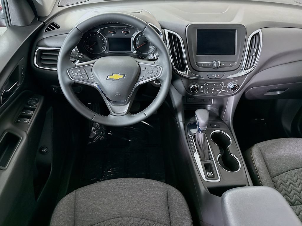 Used 2024 Chevrolet Equinox LT FWD image 3