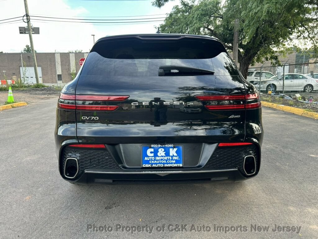 Used 2022 Genesis GV70 2.5T w/ Advanced Package AWD/4WD image 12