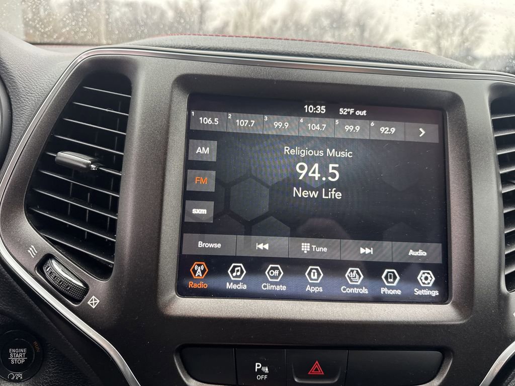 Used 2020 Jeep Cherokee Trailhawk w/ Cold Weather Group image 25