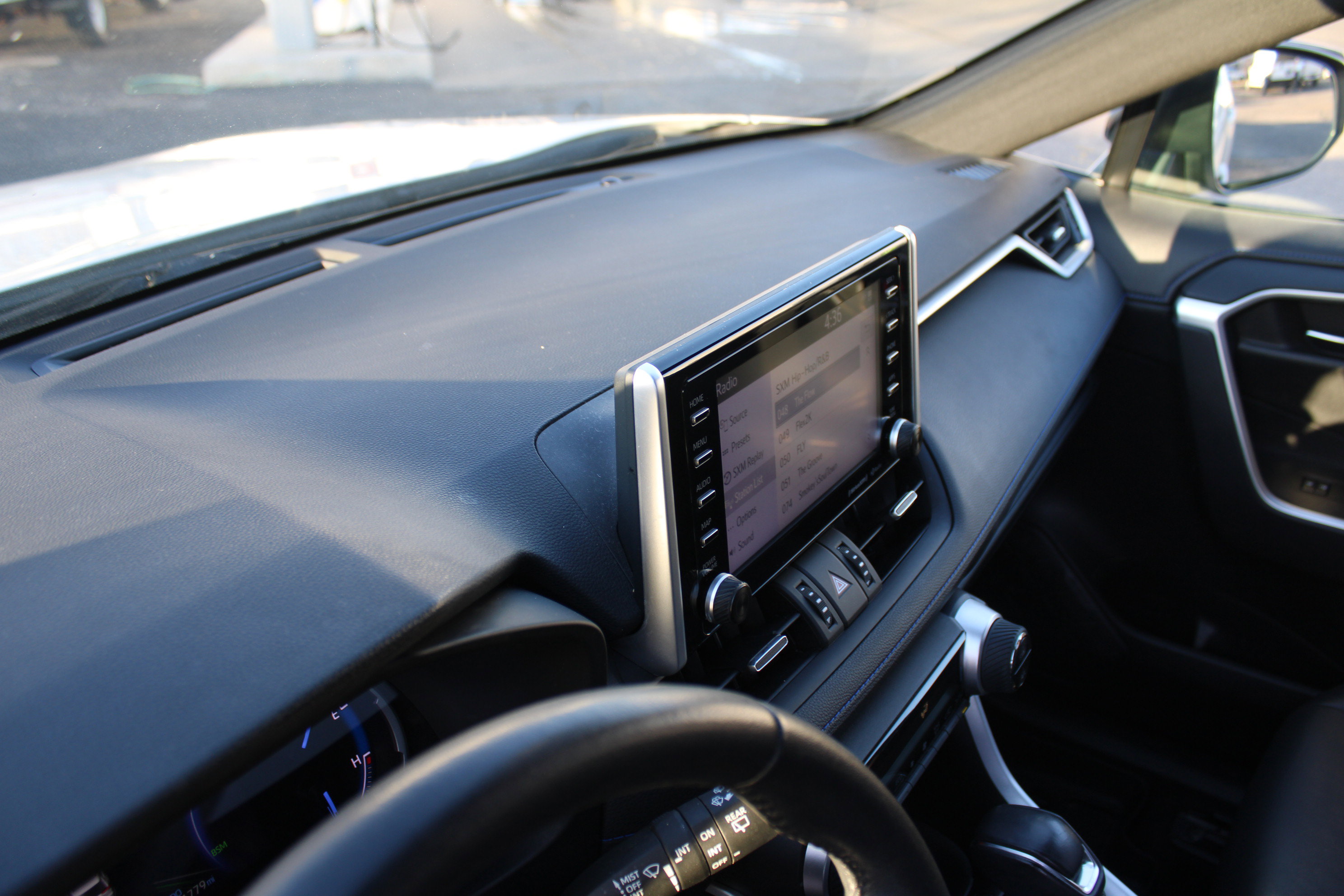 Used 2021 Toyota RAV4 XSE image 32