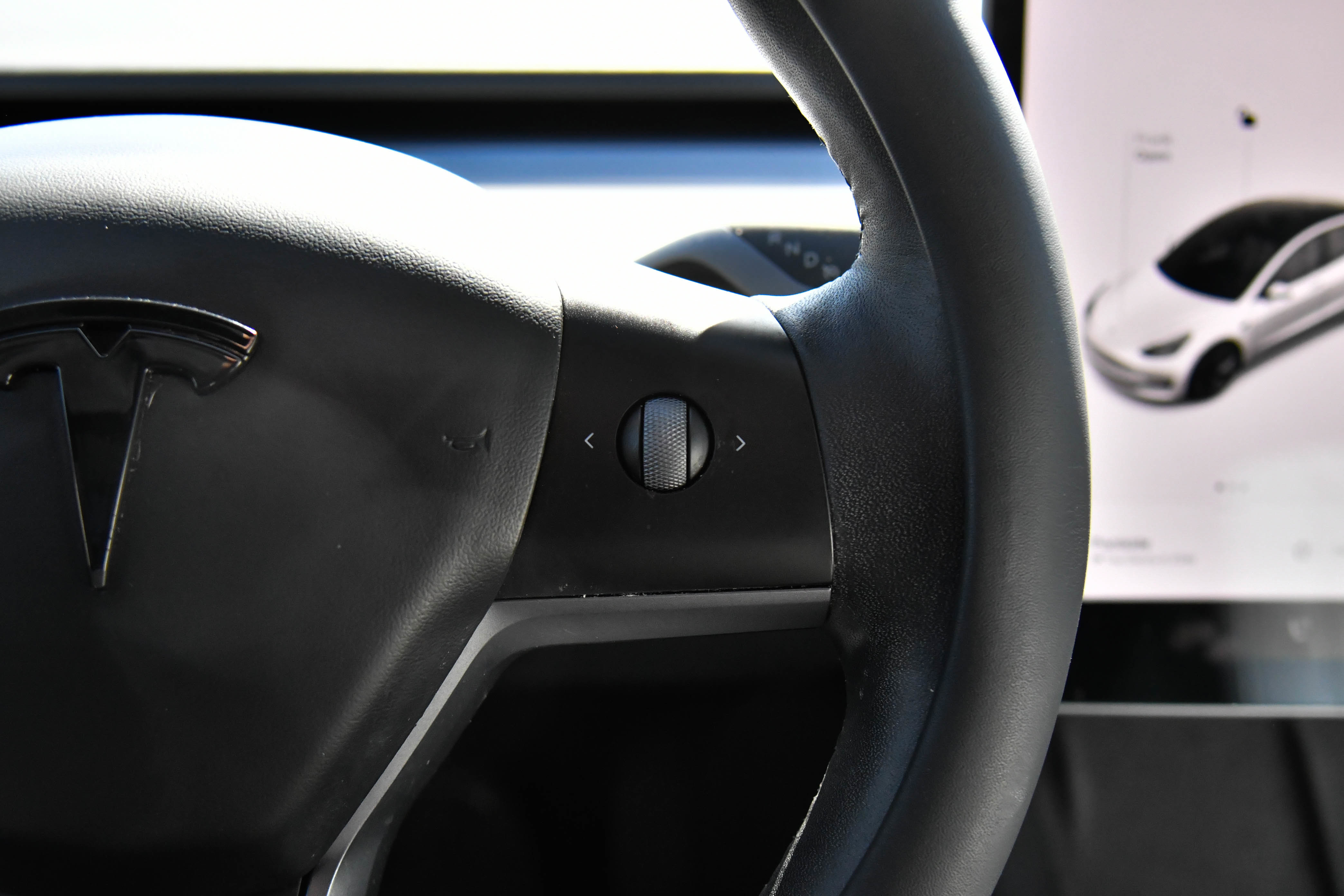 Used 2023 Tesla Model 3 Standard Range image 28