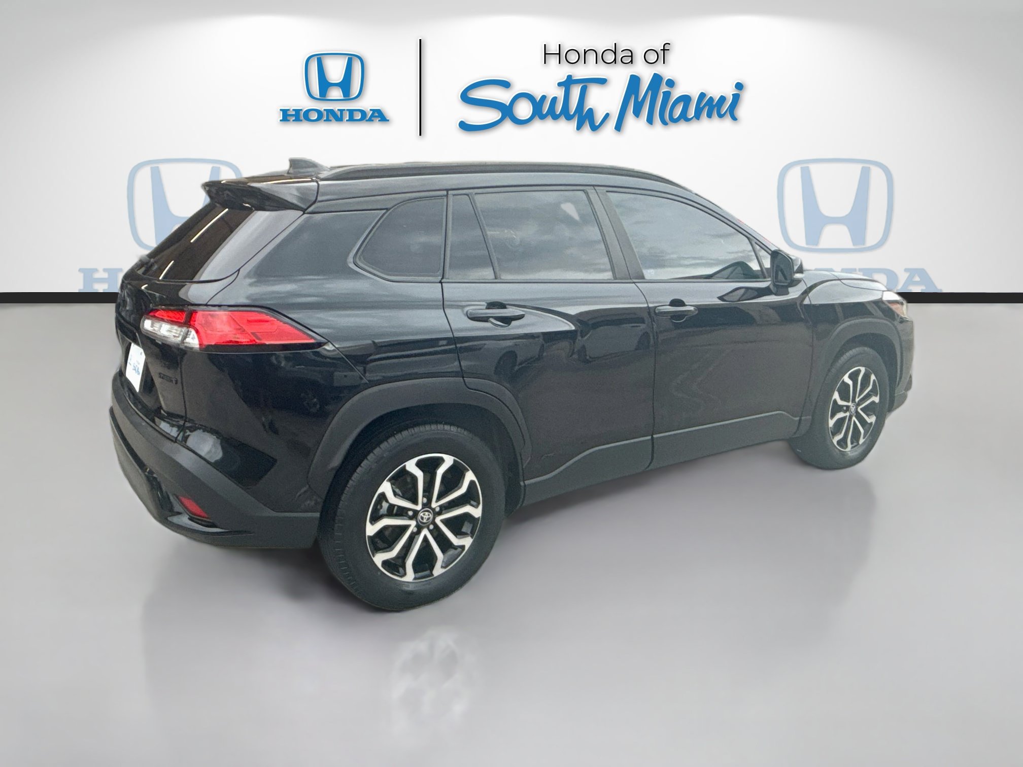 Used 2023 Toyota Corolla Cross AWD Hybrid image 7