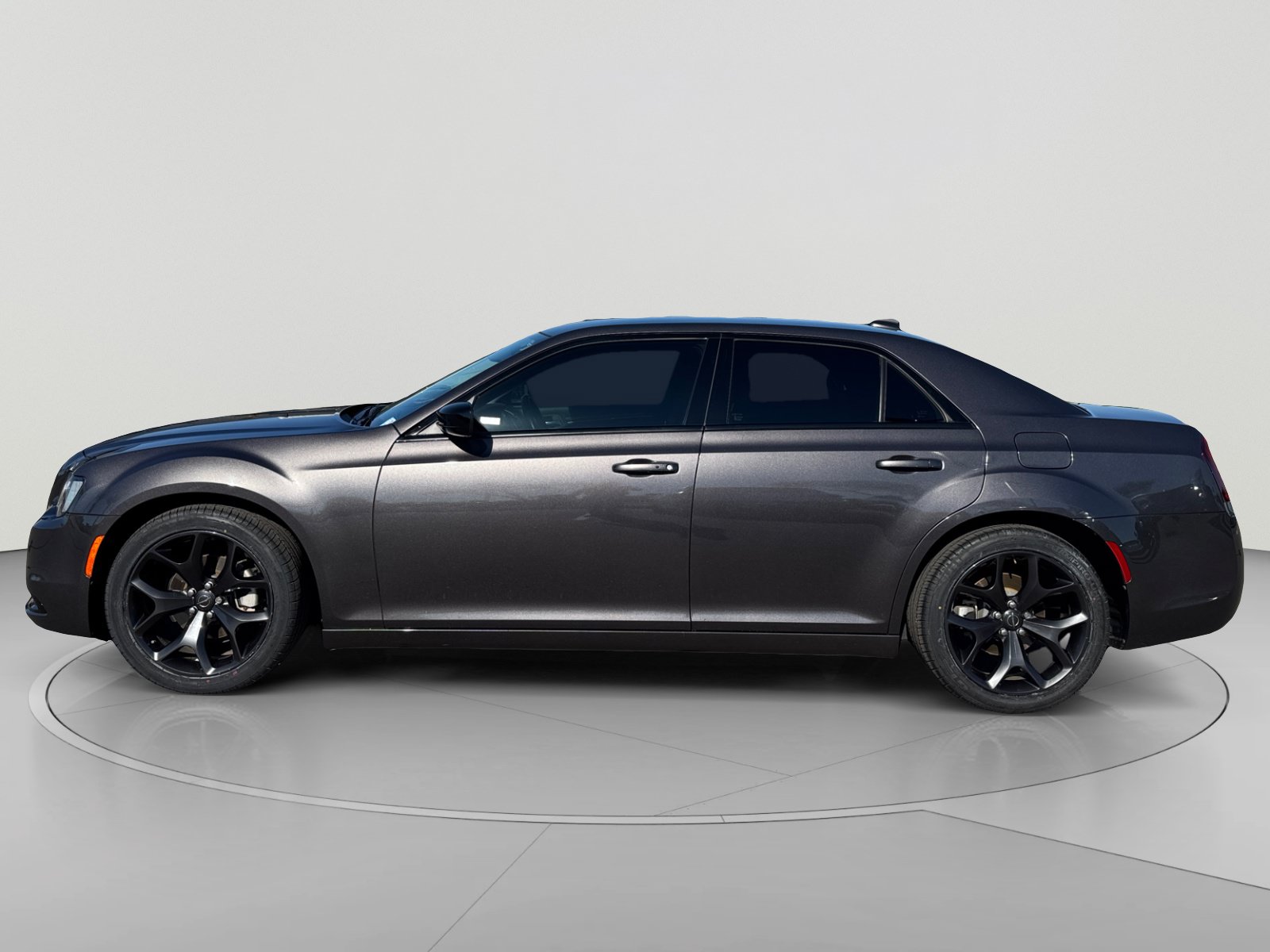 Used 2021 Chrysler 300 Touring w/ Sport Appearance Package RWD image 2