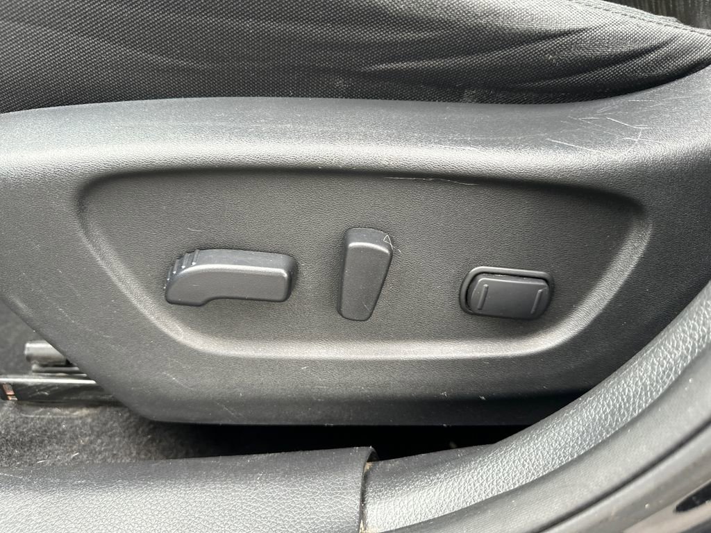 Used 2019 Nissan Rogue SV image 21