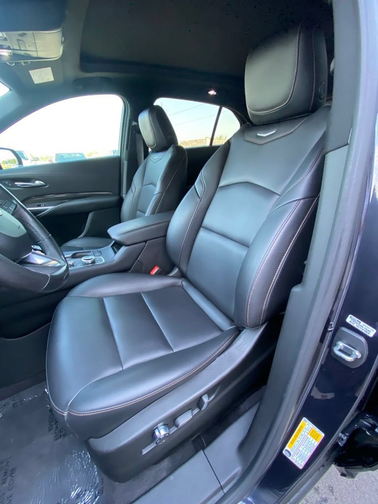 Used 2023 Cadillac XT4 Sport w/ Cold Weather Package FWD image 10