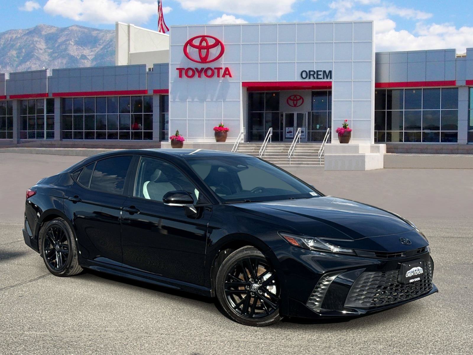 Used 2025 Toyota Camry SE FWD video 1