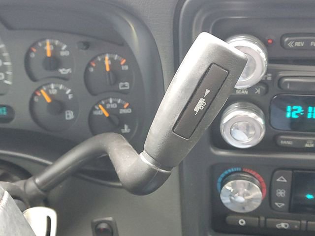 Used 2004 Chevrolet Avalanche Z71 w/ Sun And Sound Package image 24