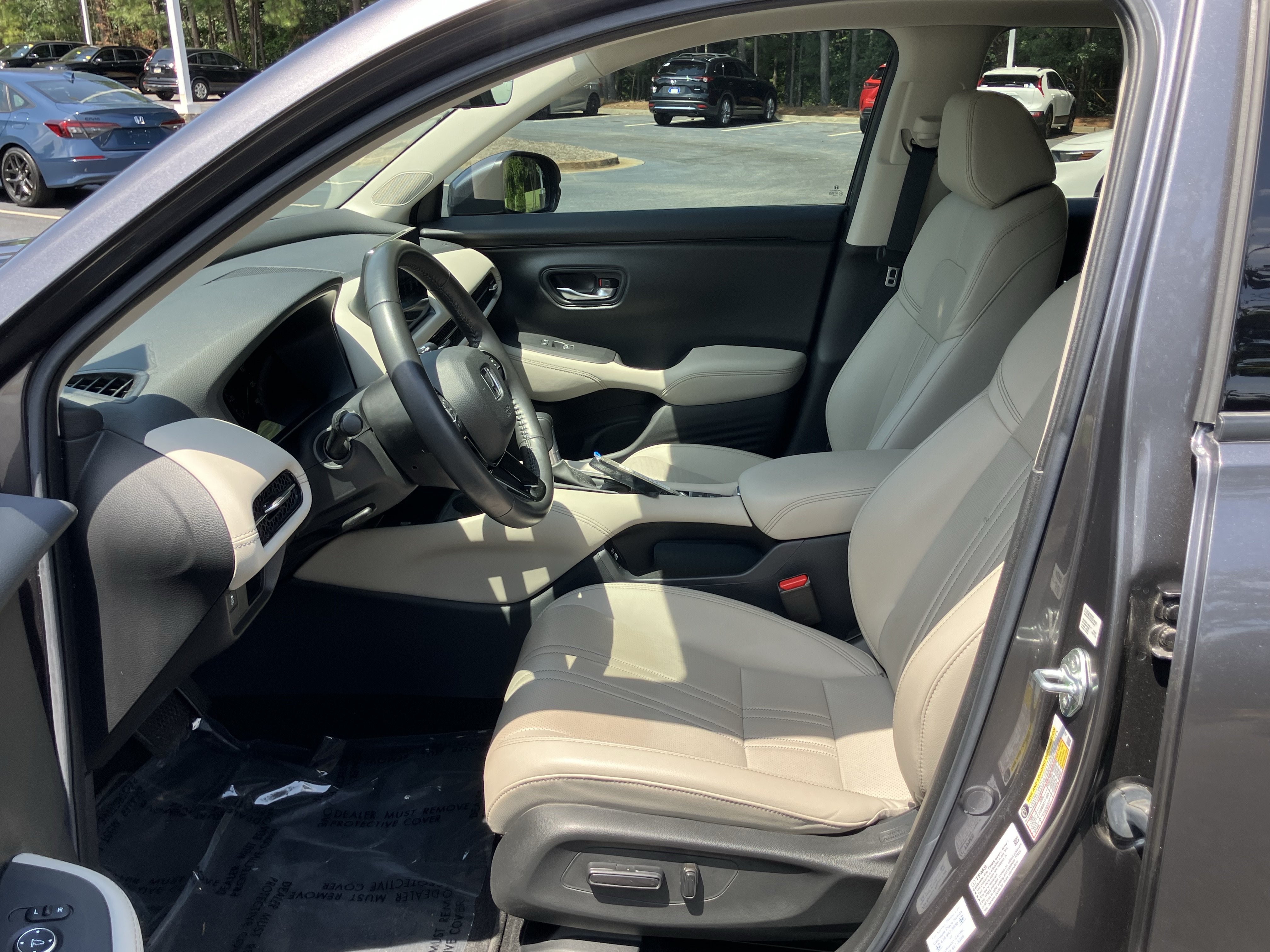 Used 2023 Honda HR-V EX-L image 16