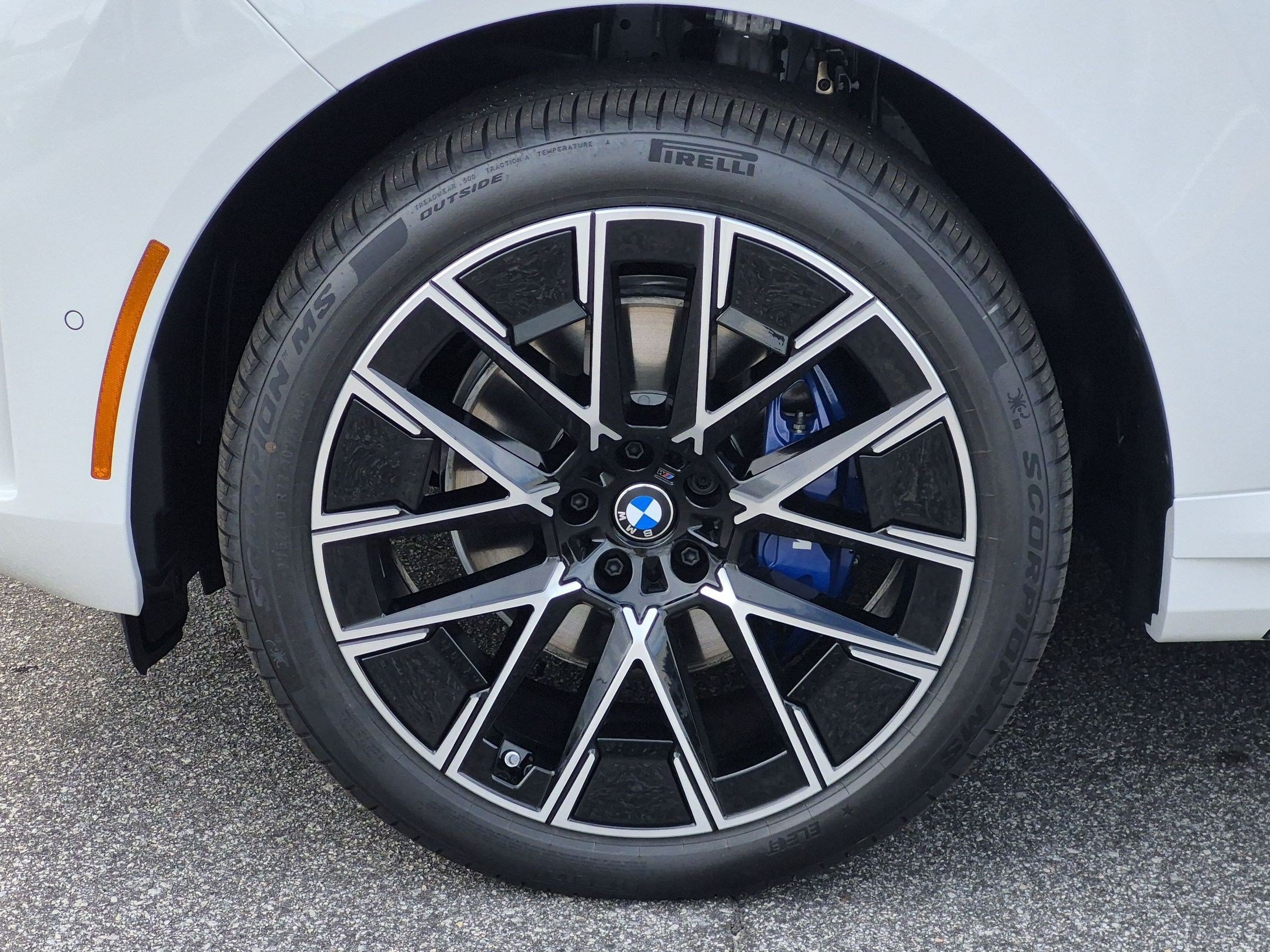 New 2027 BMW X5 xDrive50e w/ M Sport Package AWD/4WD image 10