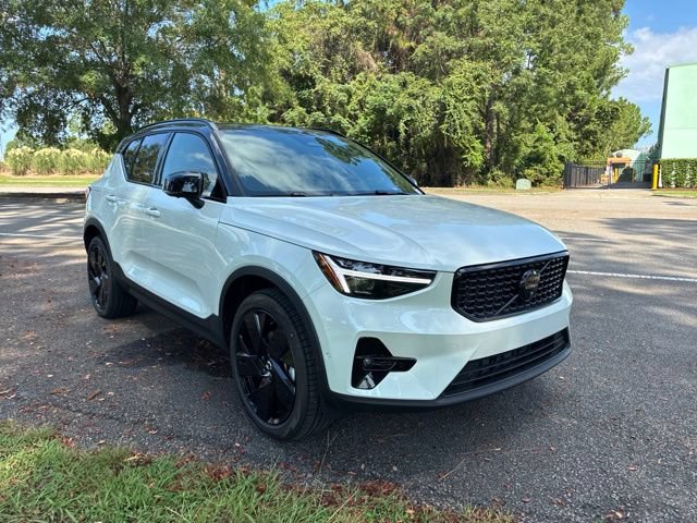 New 2026 Volvo XC40 B5 Ultra AWD/4WD image 3