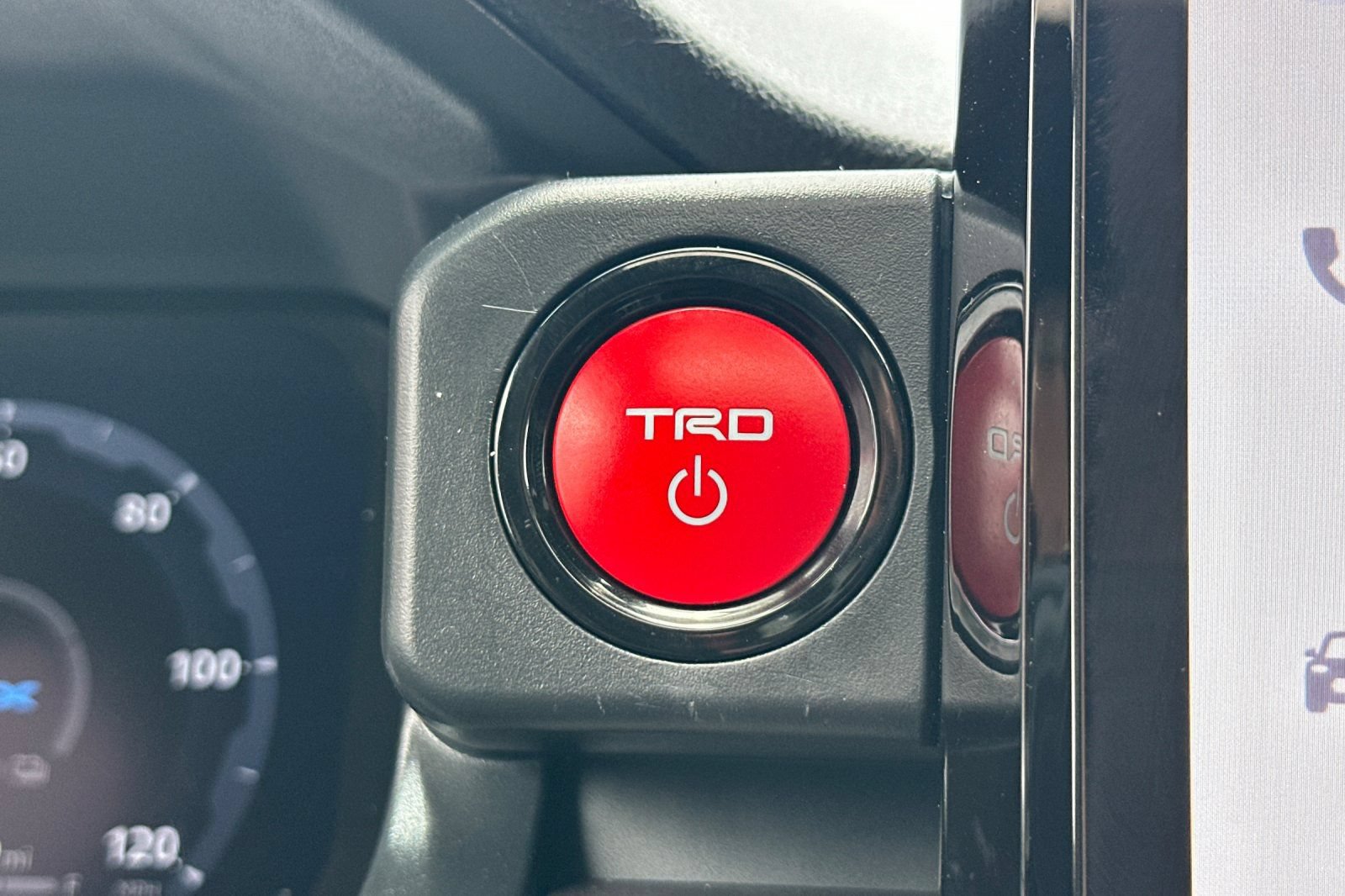 Certified 2025 Toyota Tacoma TRD Off-Road w/ TRD Off Road Premium Package AWD/4WD image 22