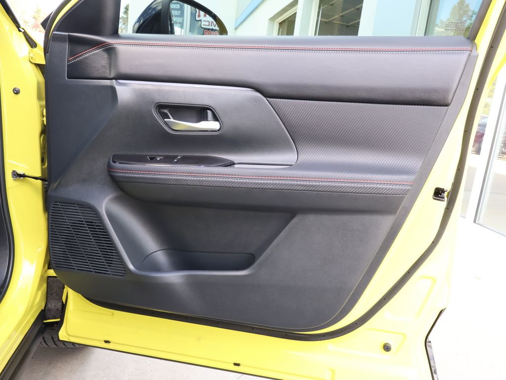 Used 2025 Nissan Kicks SR image 30