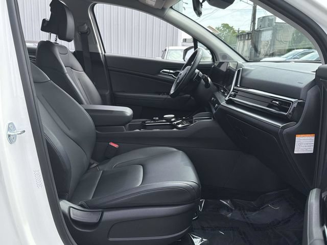 Used 2023 Kia Sportage EX AWD/4WD image 16