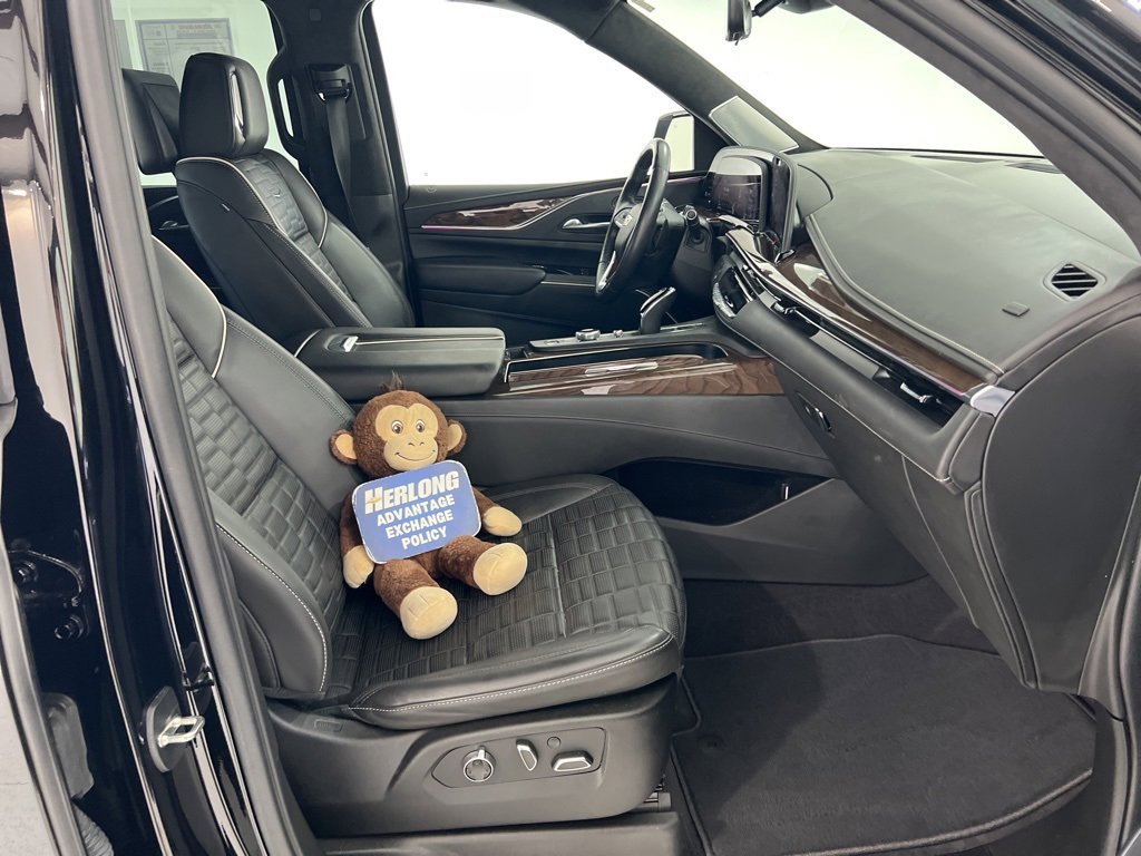 Used 2023 Cadillac Escalade Premium Luxury Platinum image 25