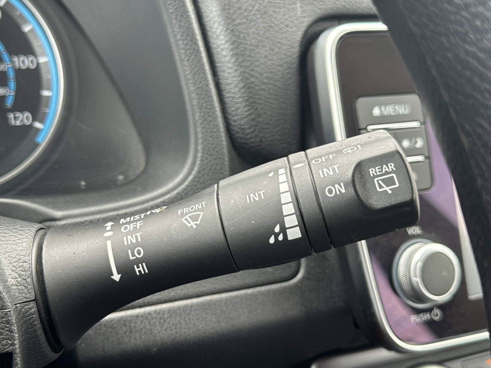 Used 2025 Nissan Leaf S FWD image 29