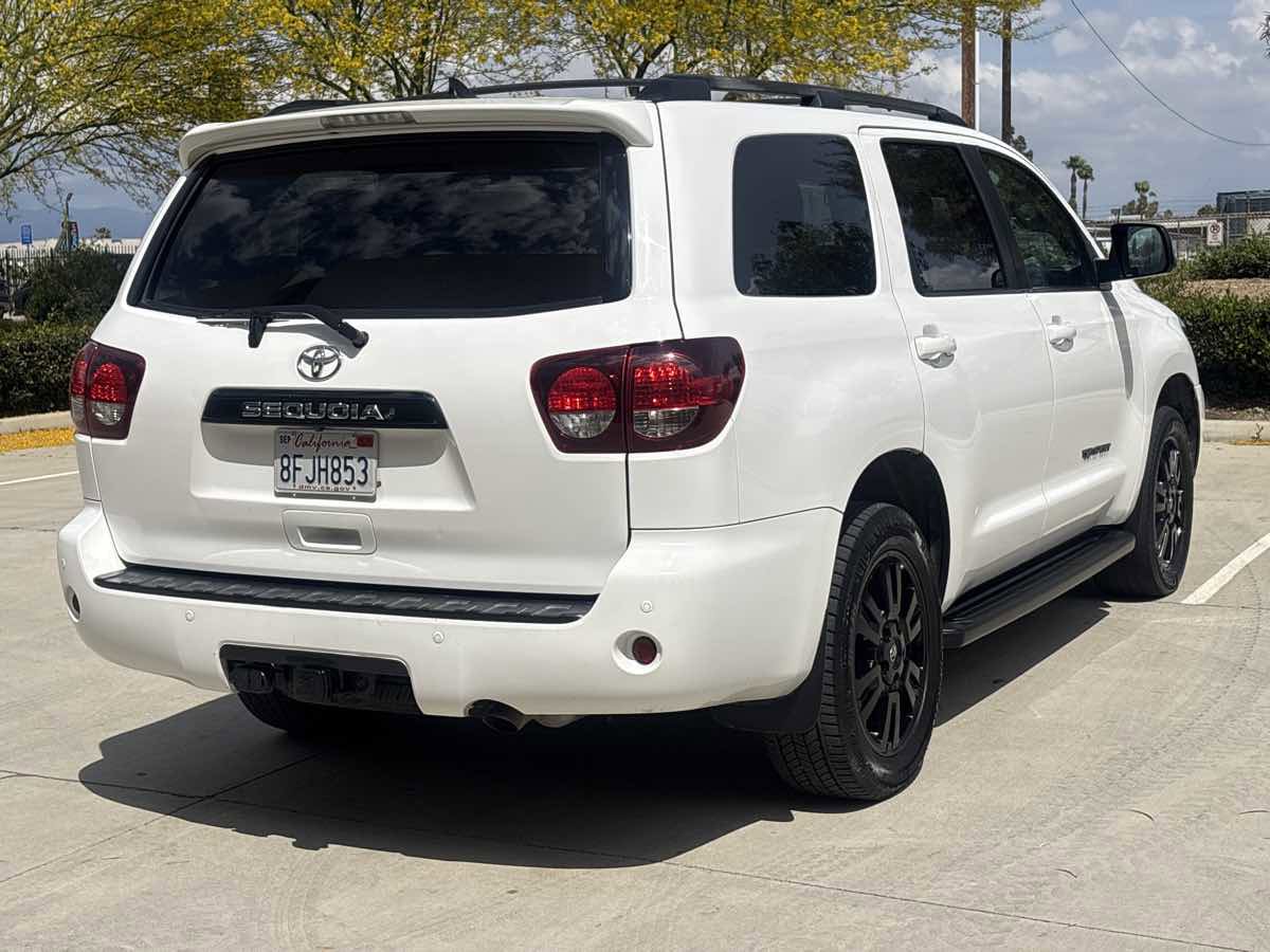 Used 2018 Toyota Sequoia TRD Sport image 3
