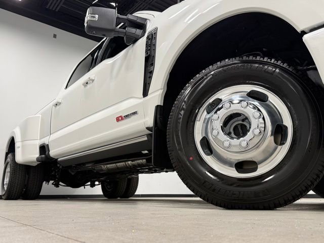 New 2026 Ford F350 Platinum AWD/4WD image 3