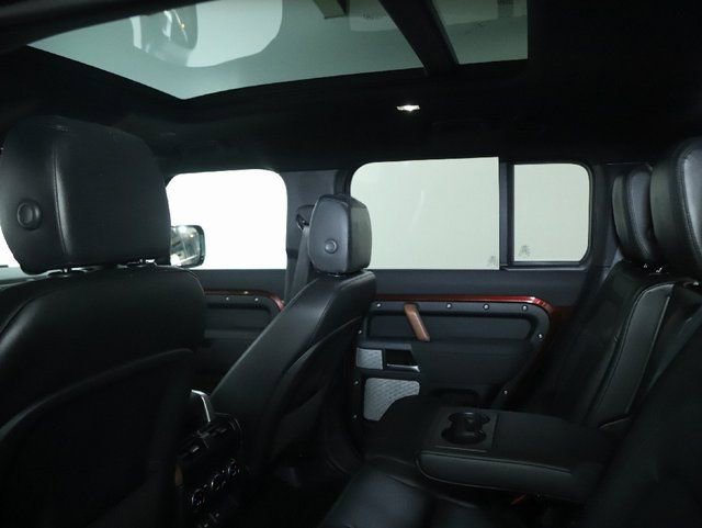 Used 2023 Land Rover Defender 130 X-Dynamic SE AWD/4WD image 19