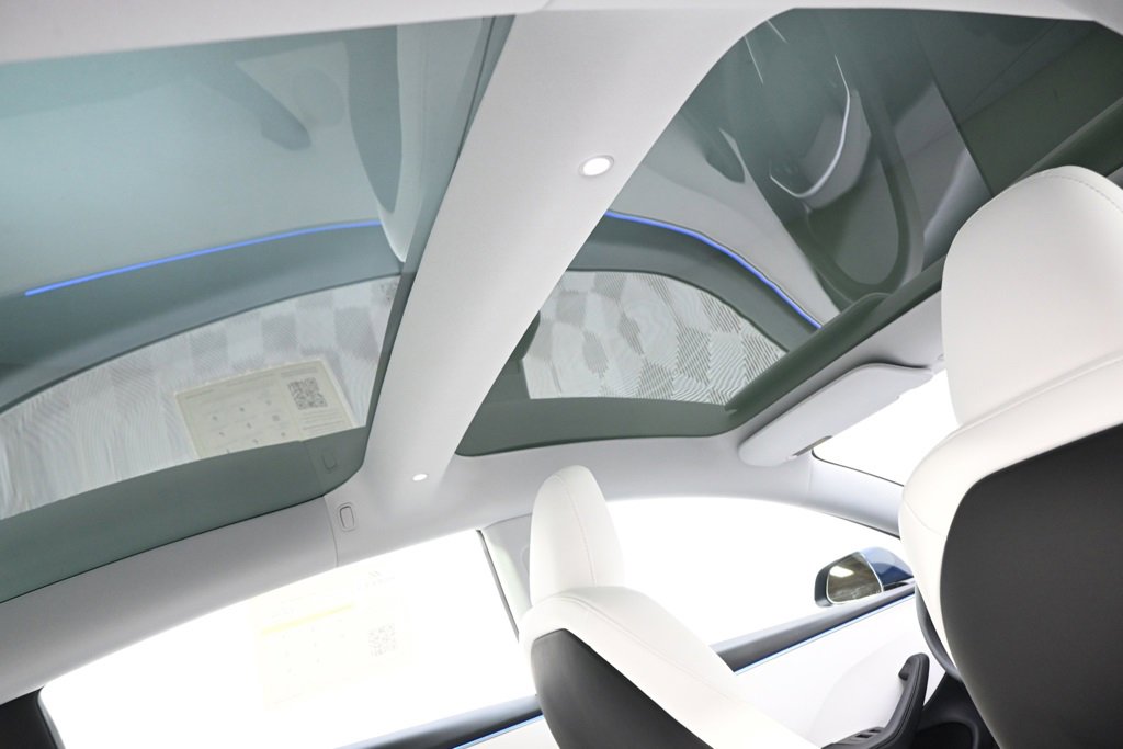 Used 2025 Tesla Model 3 Long Range image 17