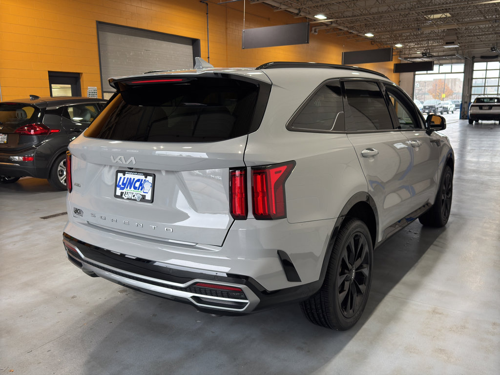 Used 2022 Kia Sorento SX image 5