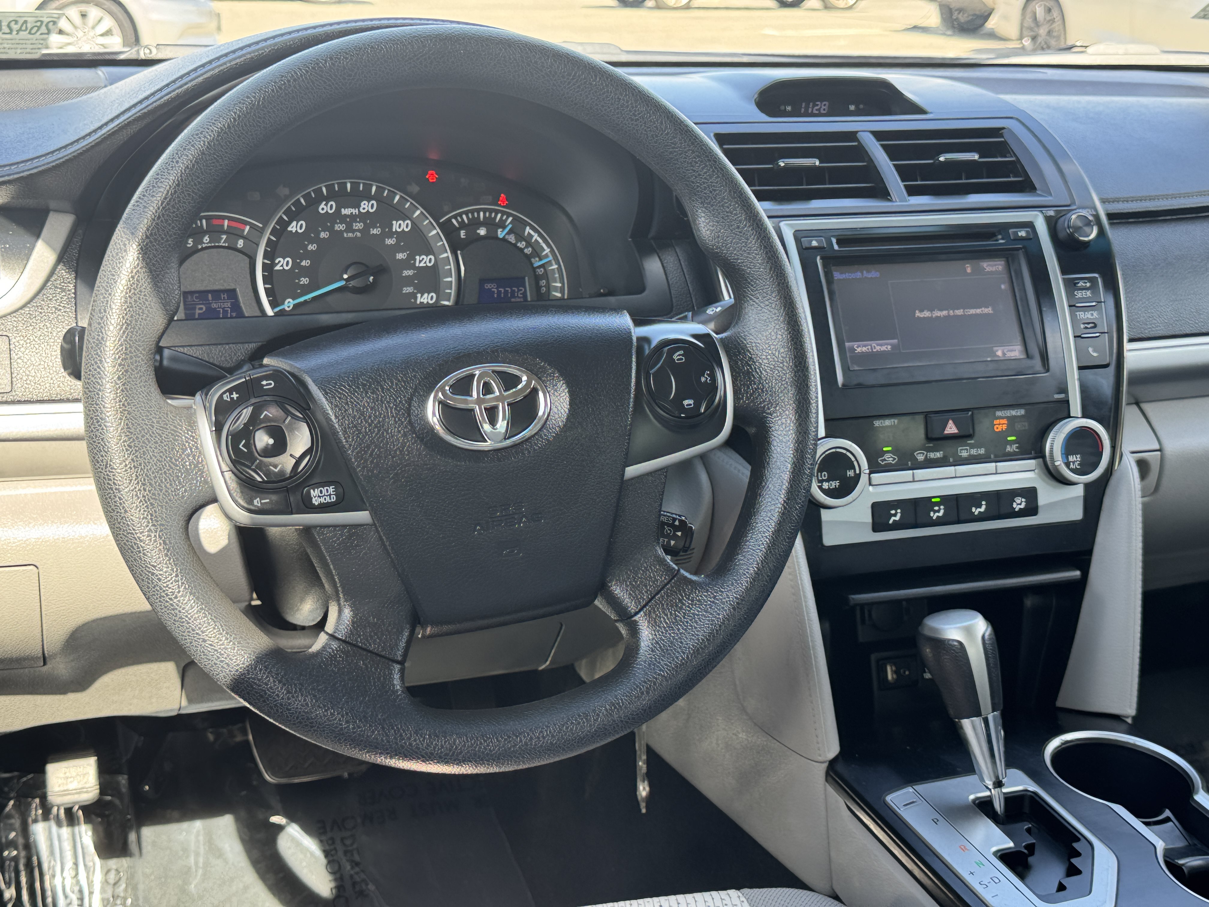 Used 2014 Toyota Camry LE FWD image 29