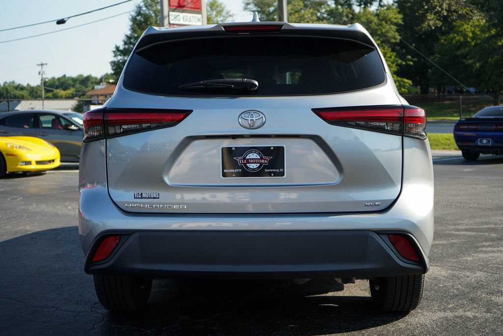 Used 2022 Toyota Highlander XLE FWD image 20