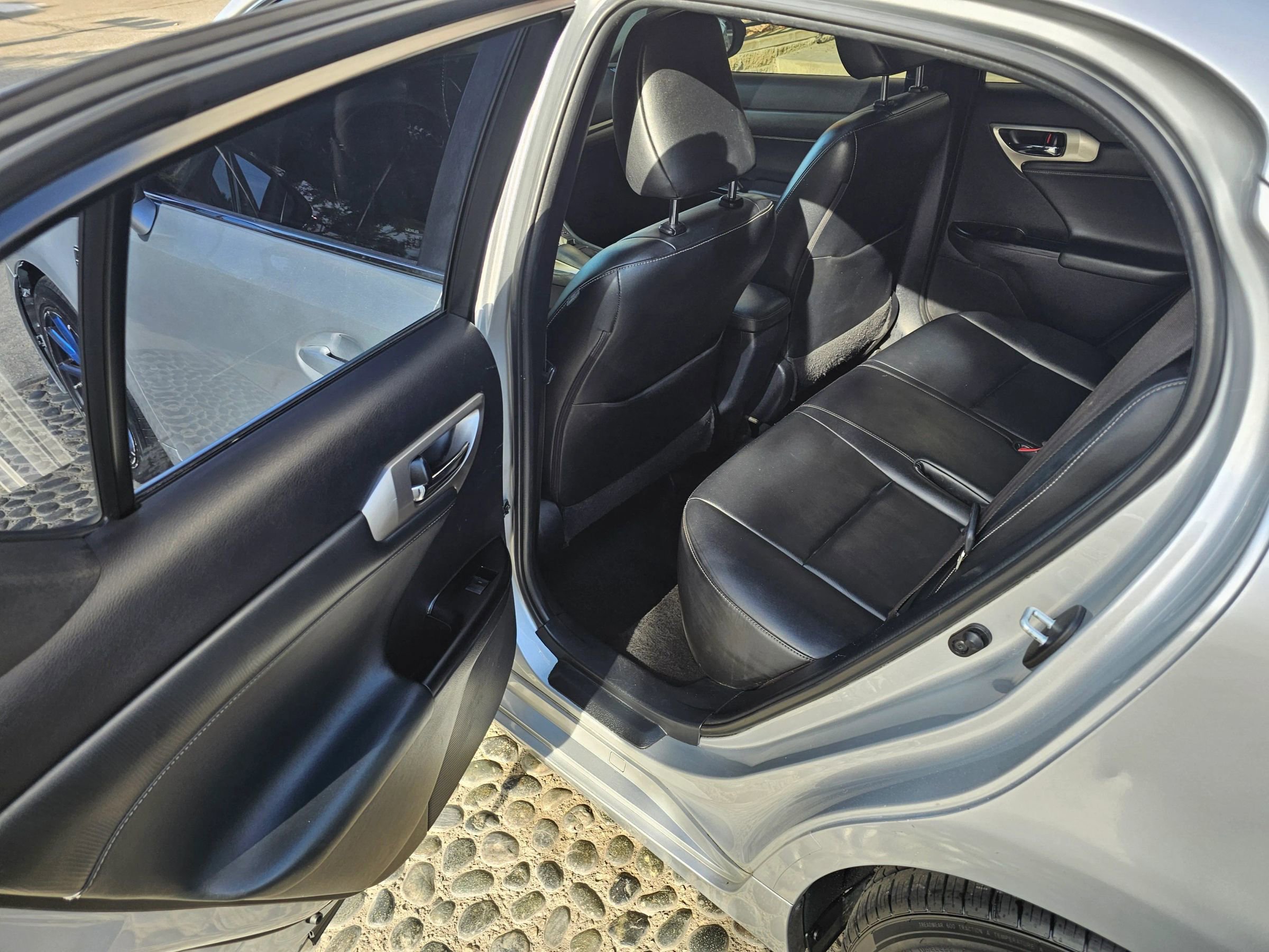 Used 2015 Lexus CT 200h w/ Navigation Package image 18