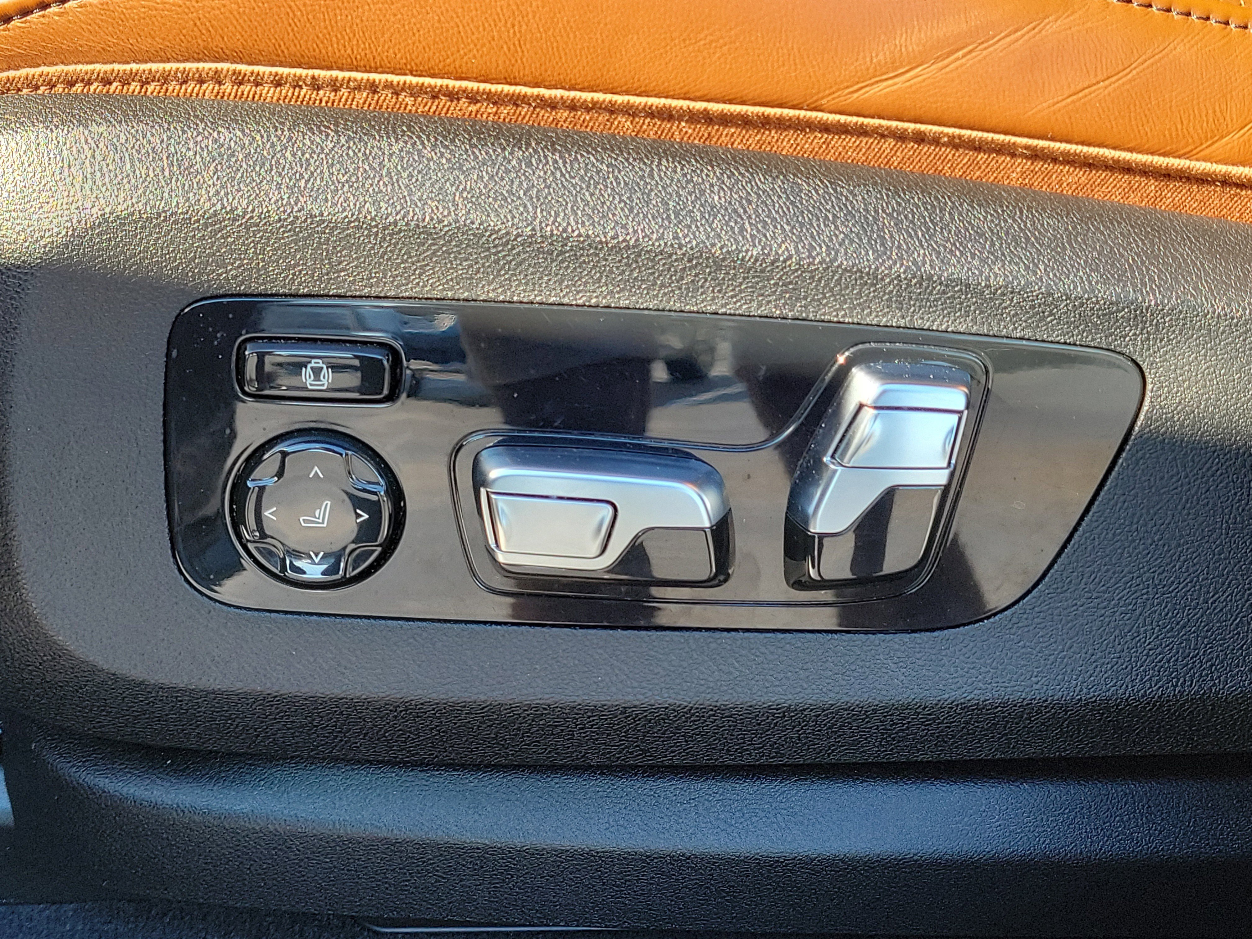 Used 2025 BMW X6 xDrive40i AWD/4WD image 23