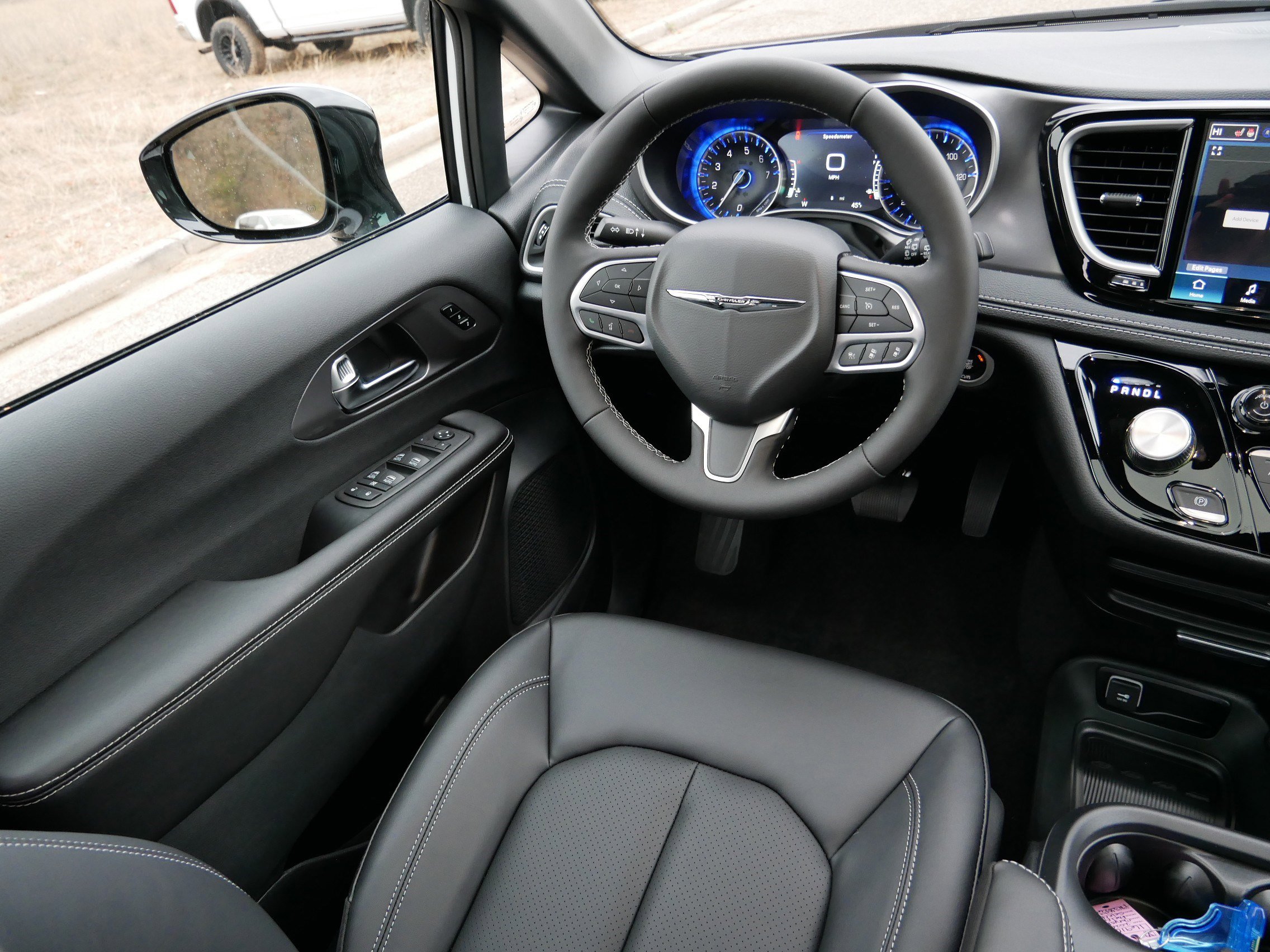 New 2026 Chrysler Pacifica Select image 9