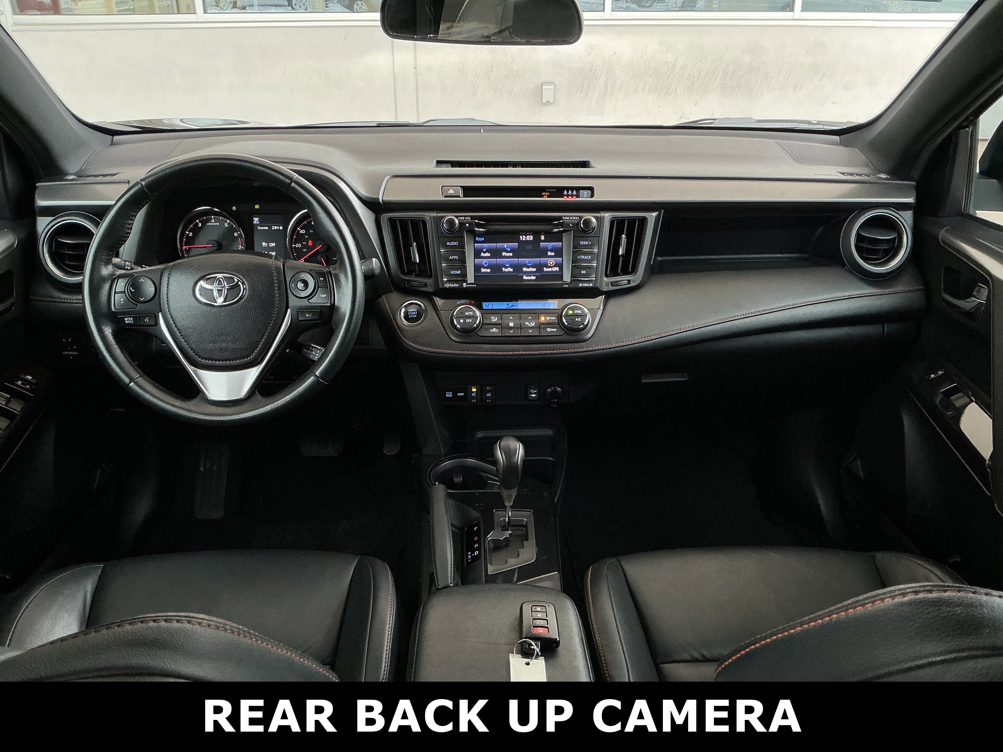 Used 2017 Toyota RAV4 SE image 4