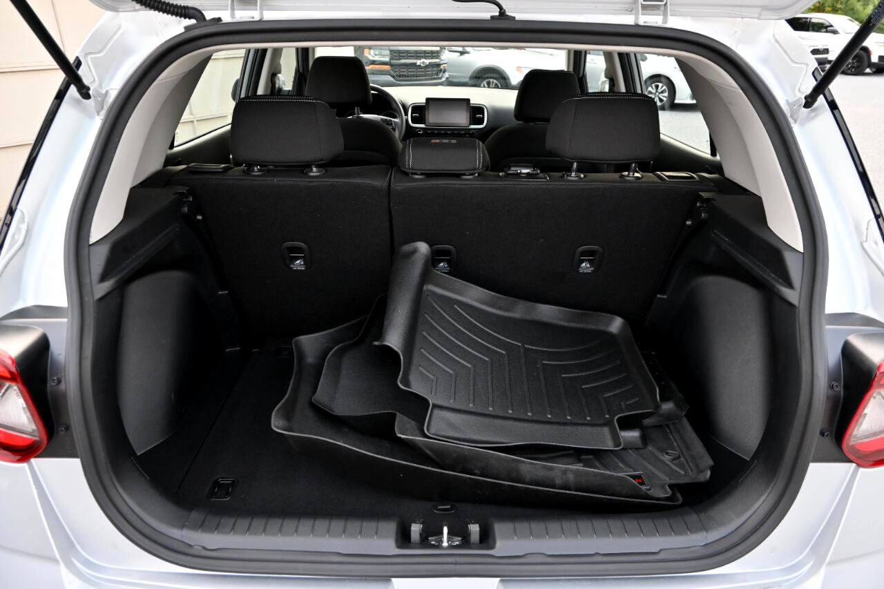 Used 2022 Hyundai Venue SEL image 21