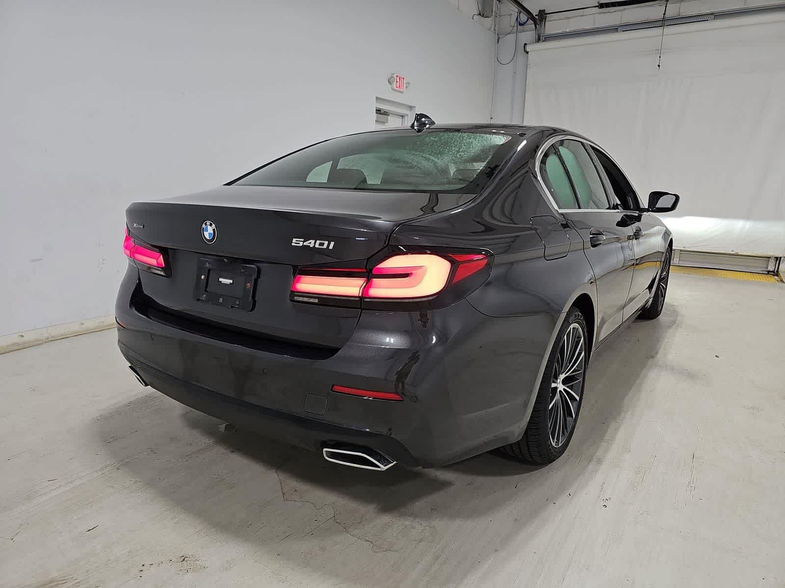 Used 2022 BMW 540i xDrive w/ Premium Package AWD/4WD image 4