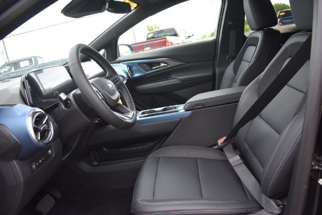 New 2026 Chevrolet Equinox EV LT AWD/4WD image 23