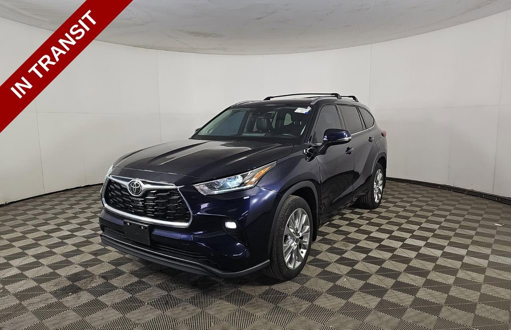 Used 2024 Toyota Highlander Limited AWD/4WD image 1