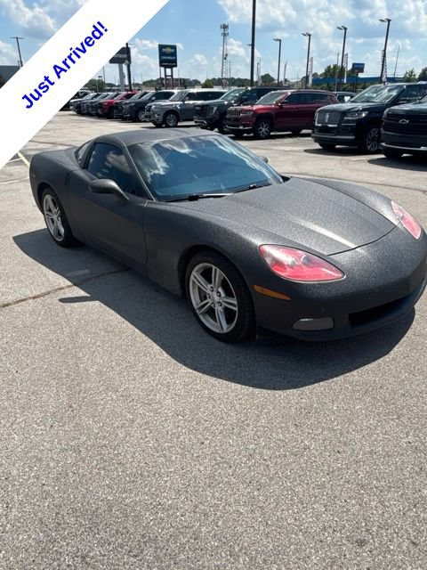 Used 2010 Chevrolet Corvette Coupe w/ 1LT RWD image 7
