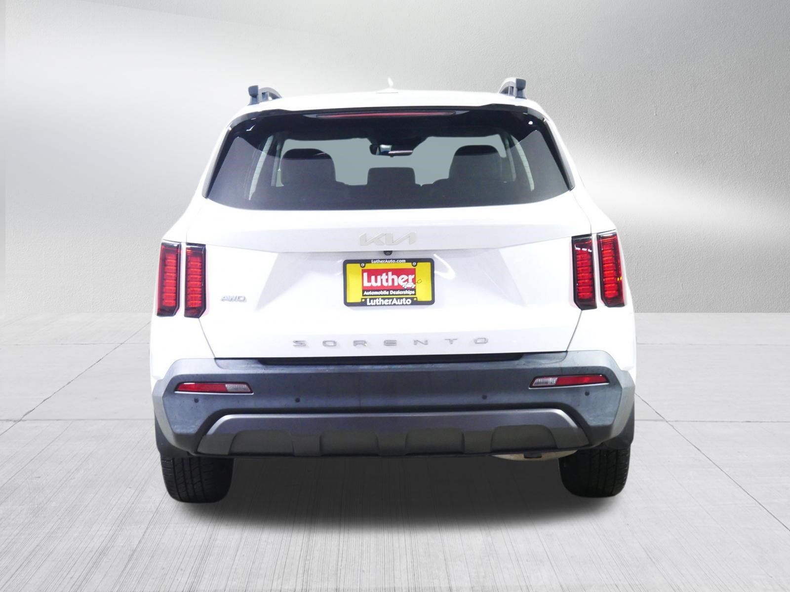 Used 2022 Kia Sorento S AWD/4WD image 6