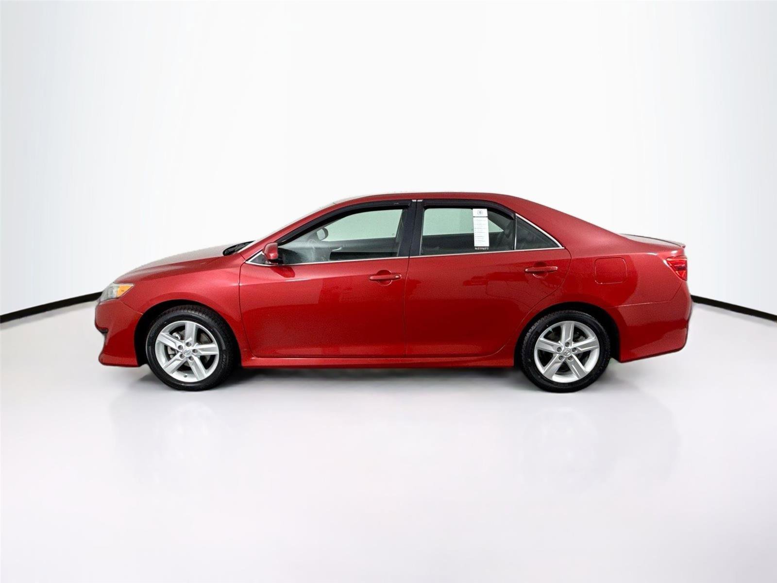 Used 2014 Toyota Camry SE w/ Fleet Convenience Package FWD image 11