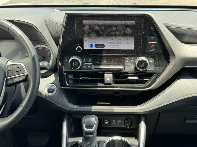 Certified 2024 Toyota Highlander XLE image 13
