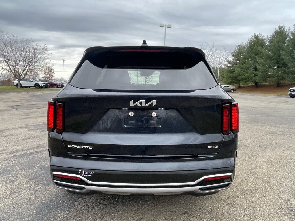 Certified 2023 Kia Sorento EX image 4
